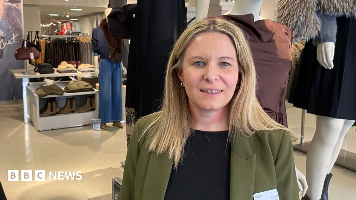 Shoplifters Use Shopping Lists, Says M&S Area Manager