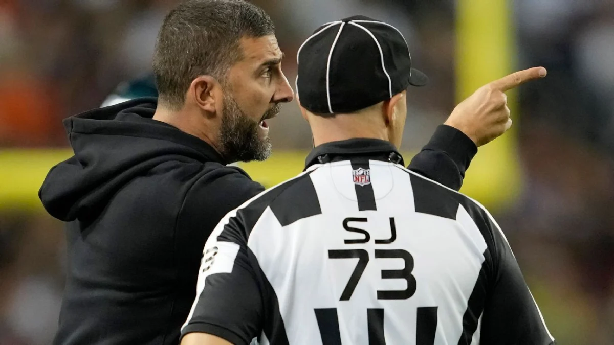 Sirianni regrets reaction to hit on Hurts in Eagles loss