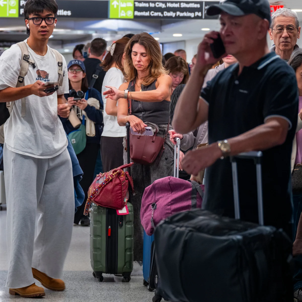 Technical Problems Ground Flights at Major East Coast Airports