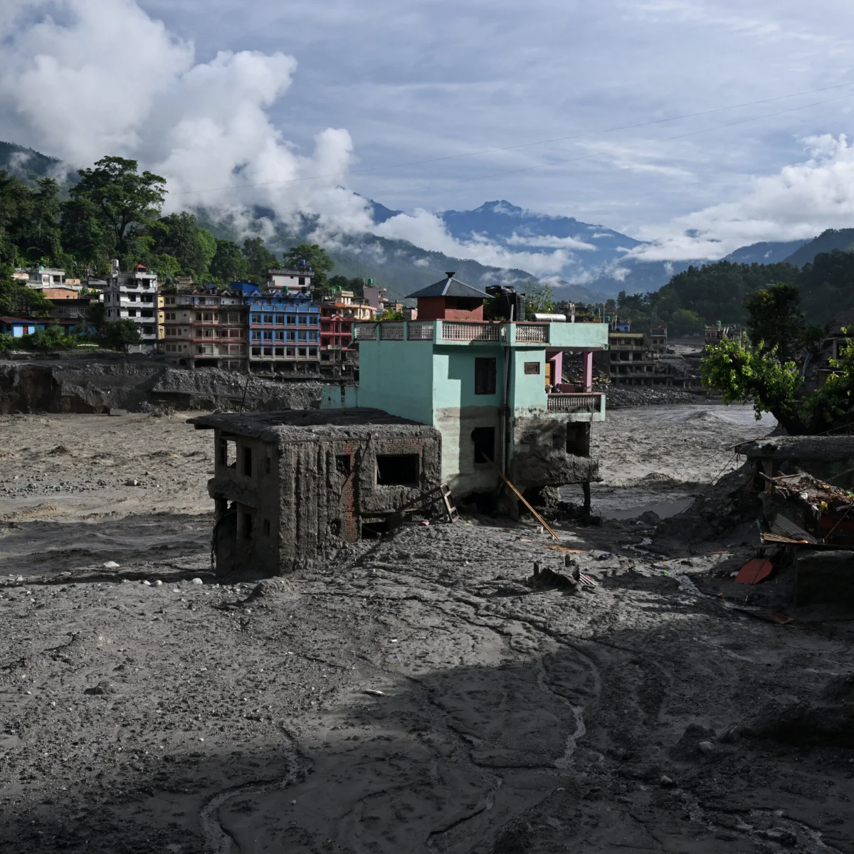 Green-Painted ‘Miracle House’ Survived Nepal Floods