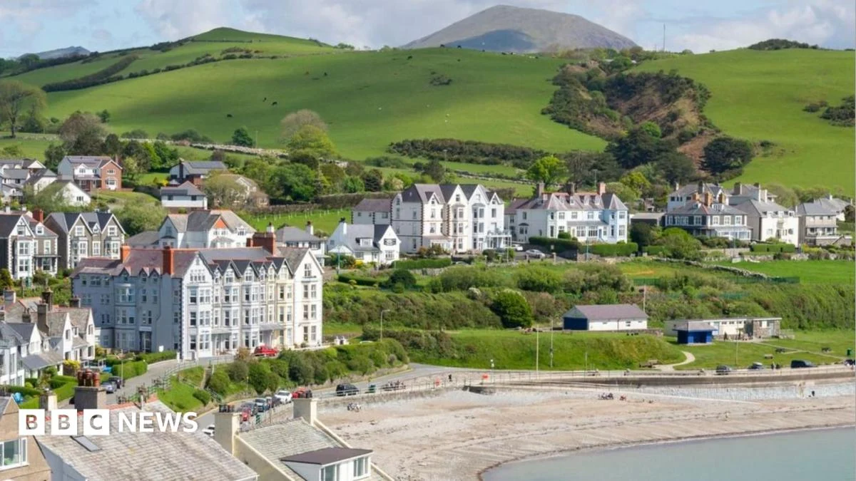 Tourism Tax Flexibility Urged as Welsh Councils Pause Plans