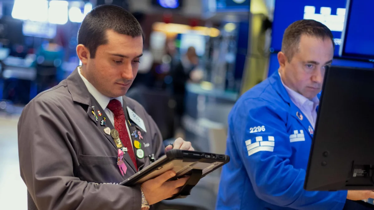 Treasury Yields Ease as Global Borrowing Costs Tumble
