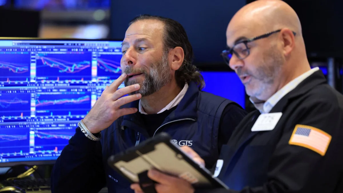 Treasury Yields Edge Higher Amid Global Bond Pressure