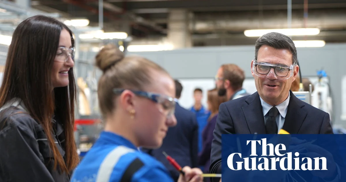 UK Defence Contractors Pledge 40,000 Apprenticeships Annually