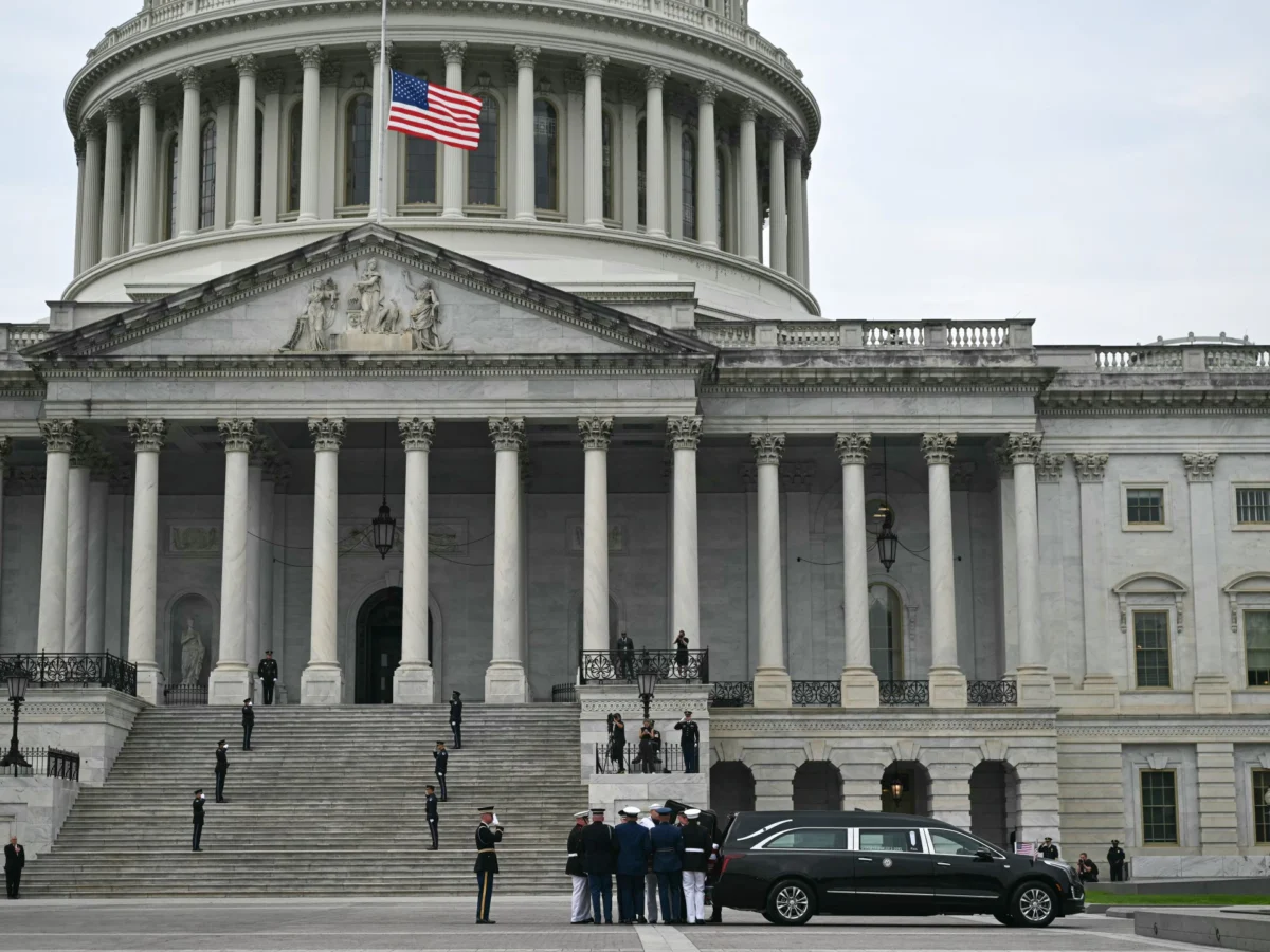 US House Votes to End Iran War With Republican Support