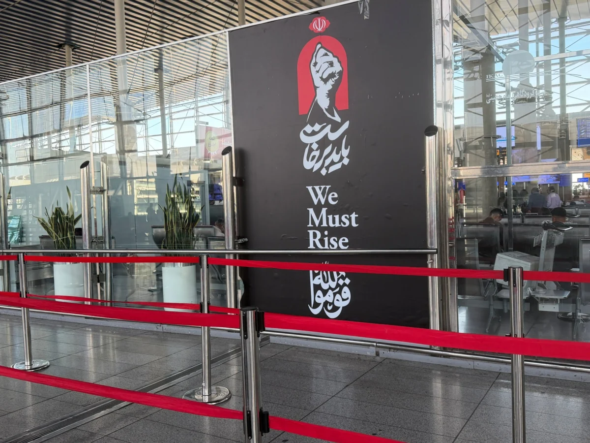 US Aviation Sanctions Disrupt Iran Flights, Push Travelers Overland