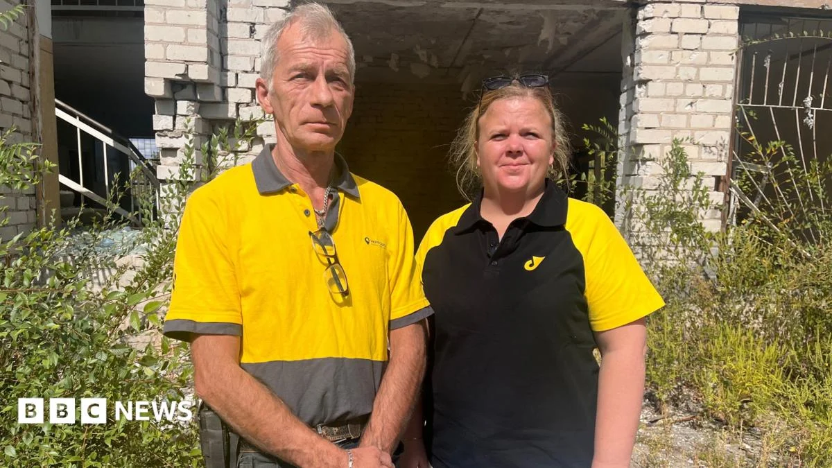 Ukraine Postal Workers Deliver Pensions and Medicine Near Front Lines