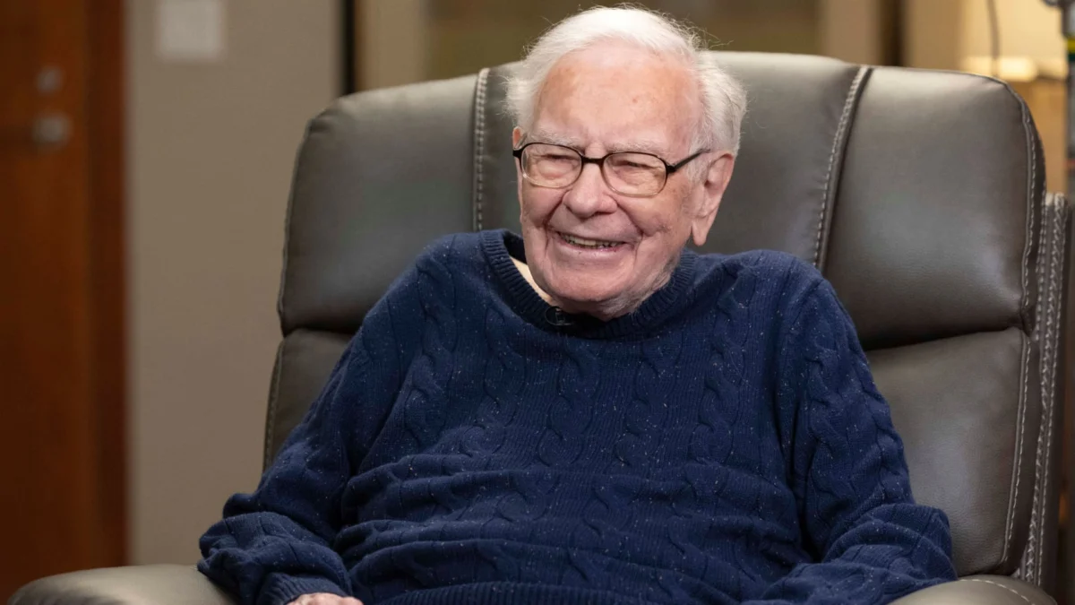 Buffett Steps Down as Berkshire Chair, Son Howard to Succeed