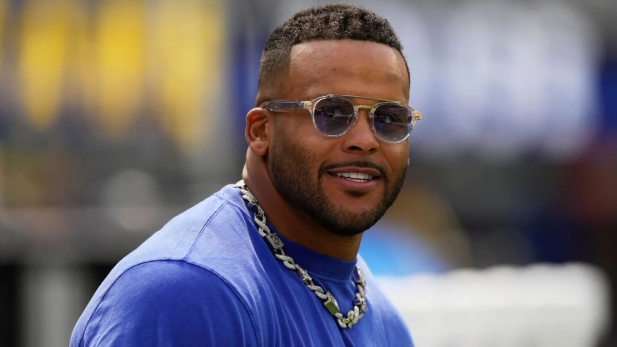 Aaron Donald returns to Rams after retirement