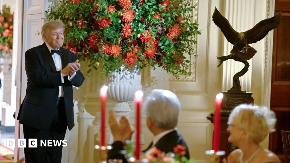 Trump gifted Xi a bald eagle statue at state dinner