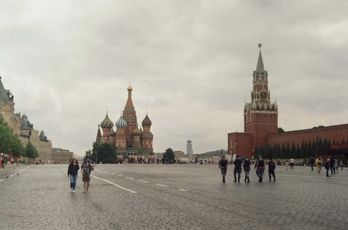 Russia Parliamentary Vote Shows Kremlin Party Leading Early