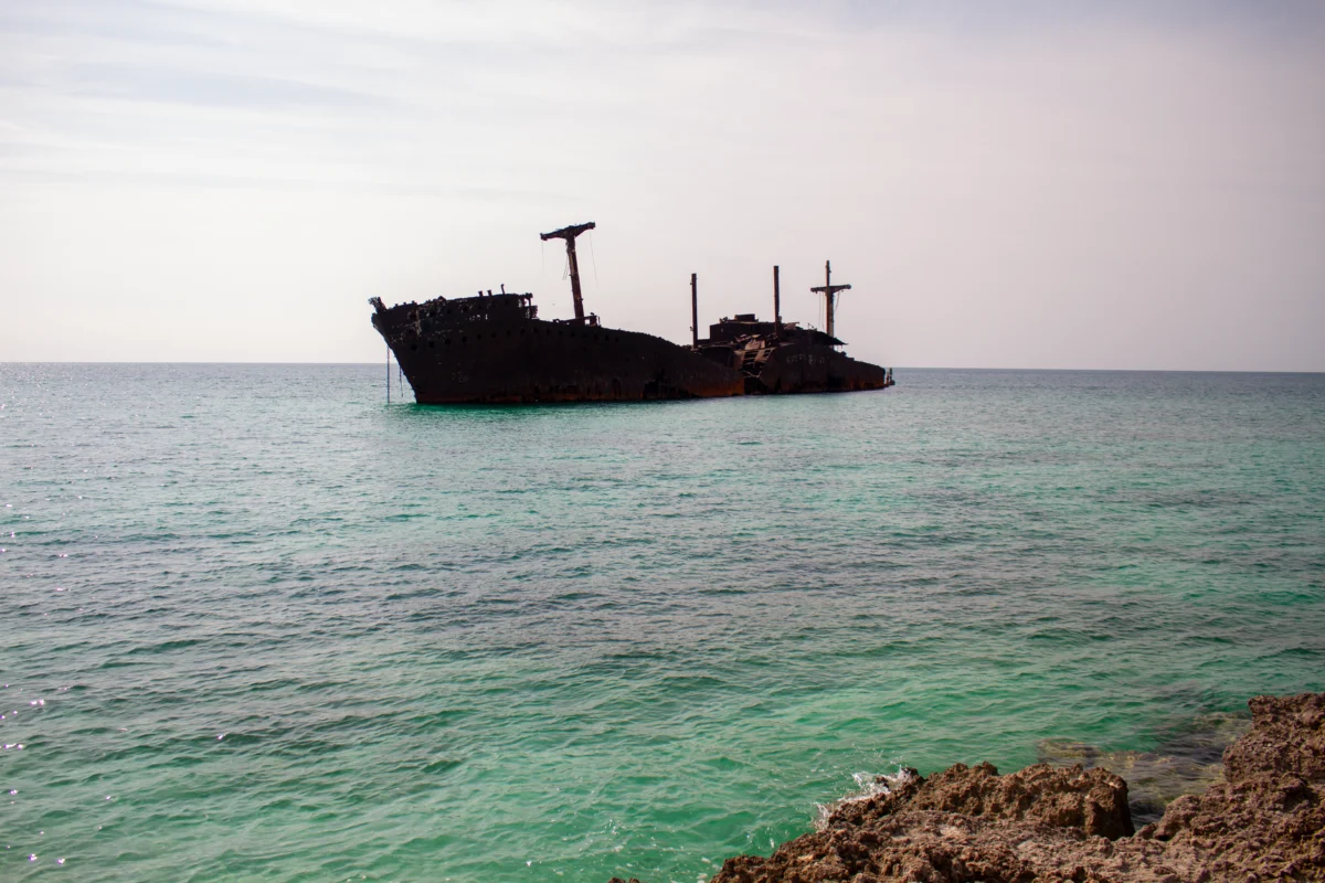 Iran Retaliates with Strikes on Gulf Neighbors After US Action