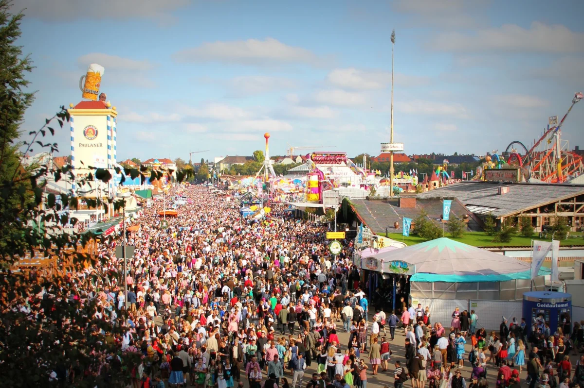 Munich’s Oktoberfest Begins as Mayor Taps First Keg