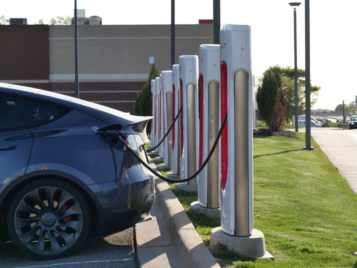 Tesla Hires Forum Mobility for California Electric Truck Charging Stations