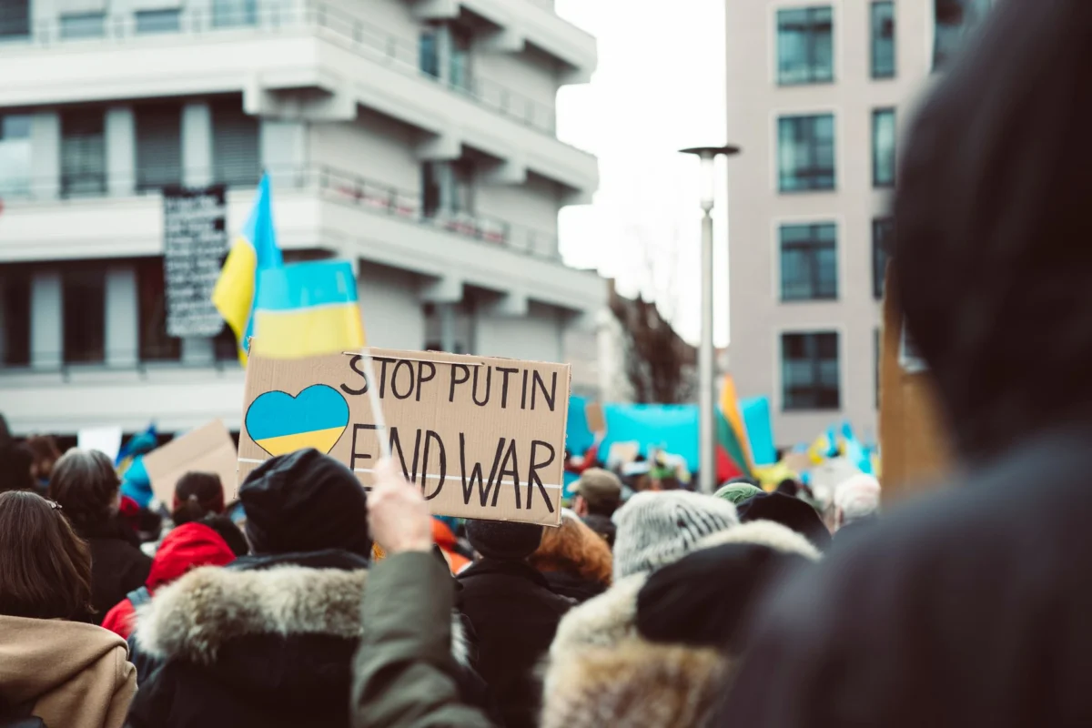 Ukraine War Outlook Worsens Amid Weapons and Budget Shortfalls