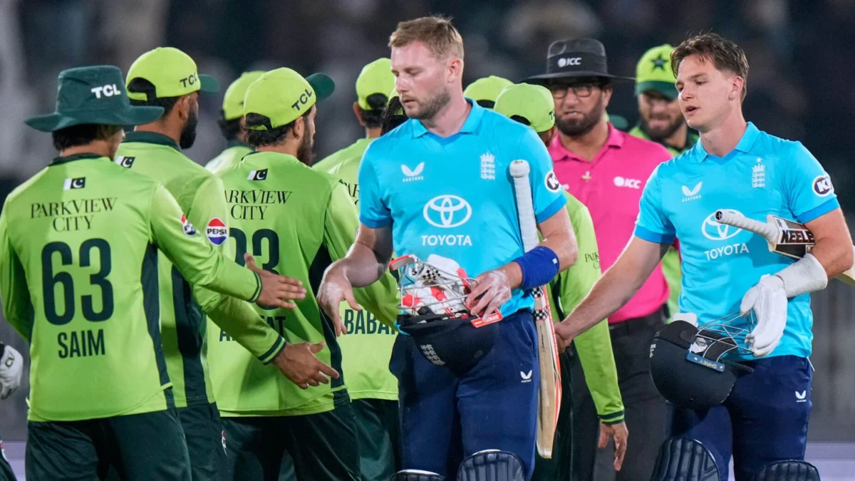 England suffer ODI defeat to Pakistan after batting collapse