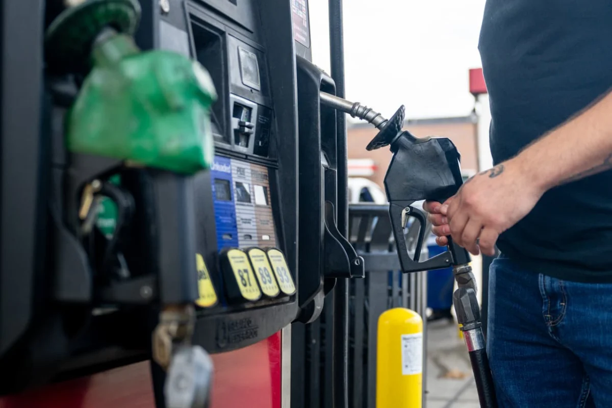 Trump Highlights Energy Sector Gains as Gas Prices Set Records for 2025