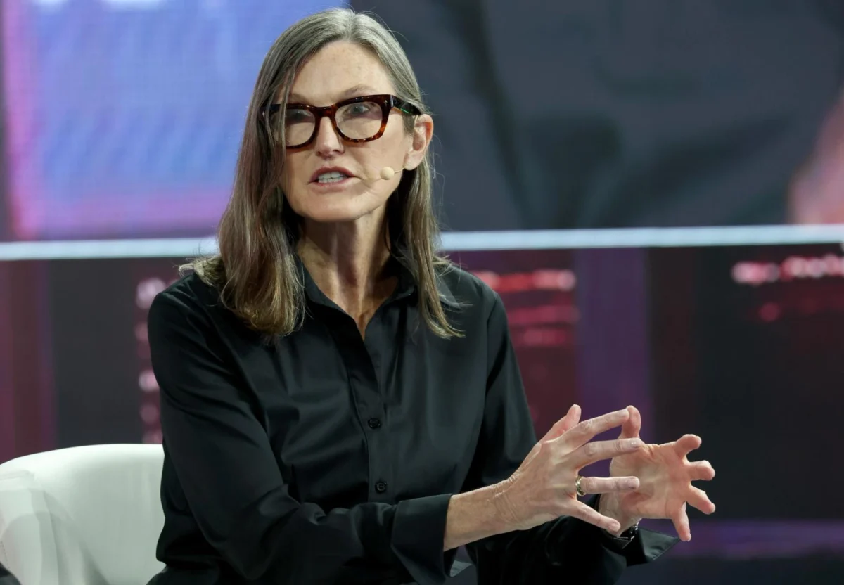 AI Agents Shifting to Real Money Spending, Cathie Wood Warns