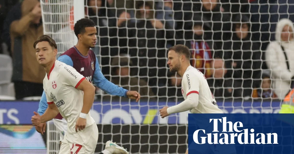 Southampton Stuns West Ham as QPR Rout Swansea 5-0