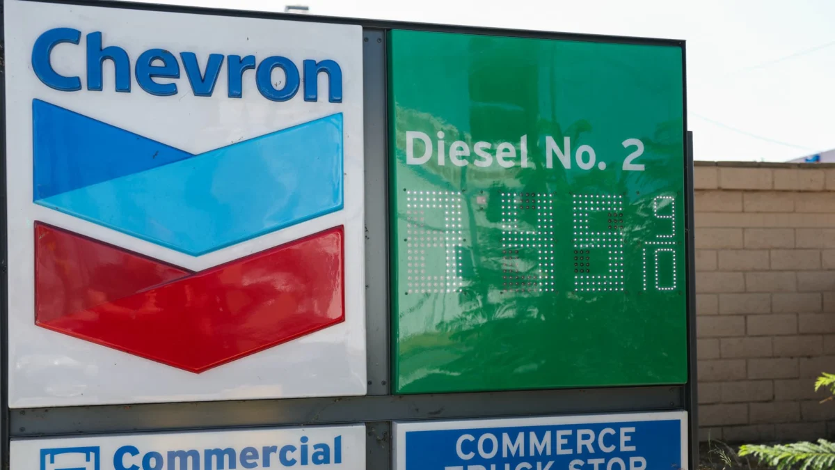 Chevron and Exxon Beat Earnings as Refining Profits Surge on Diesel Prices