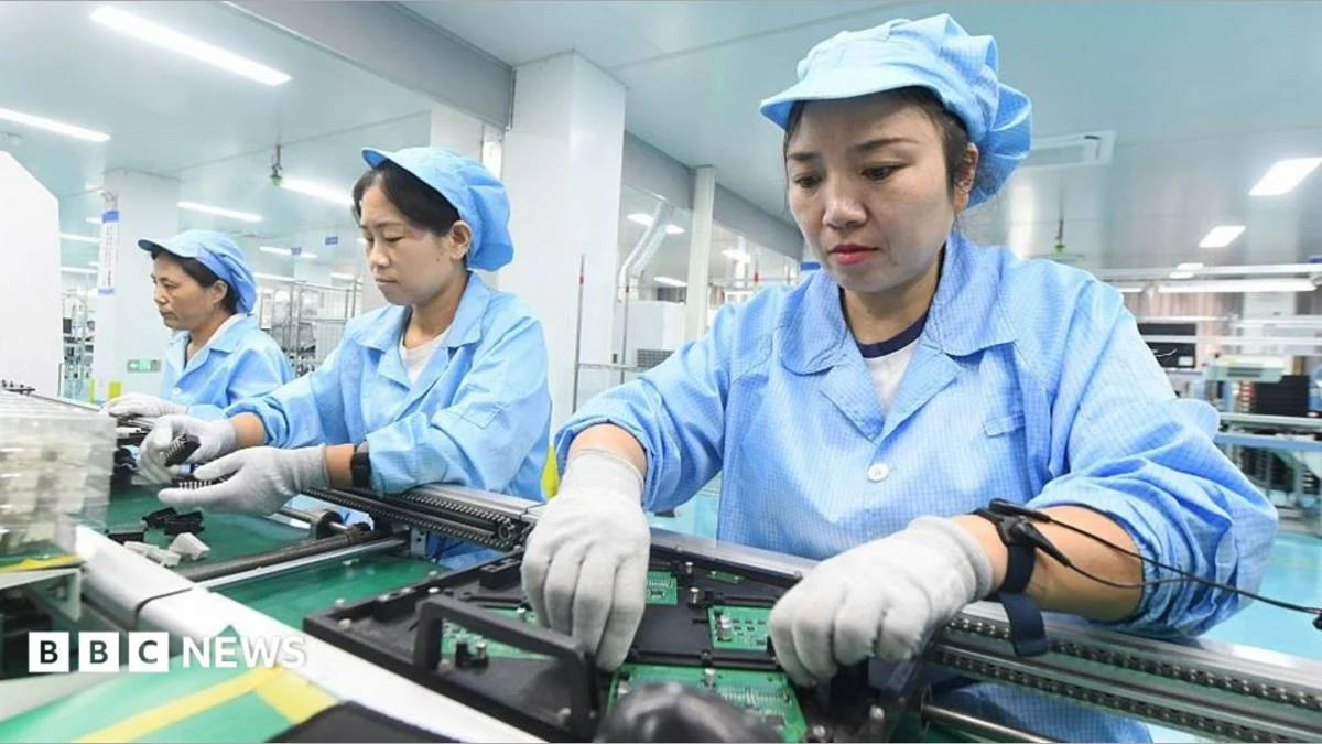 China’s Growth Accelerates as AI Exports Offset Domestic Slowdown