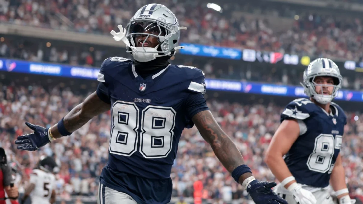 CeeDee Lamb Returns to Houston, Leads Cowboys with 17-Catch Performance
