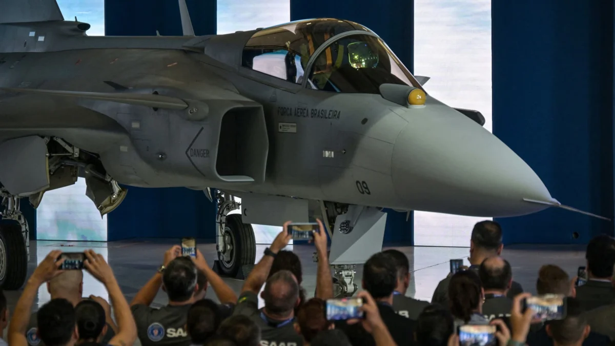 Saab fighter jet orders triple after Ukraine deal