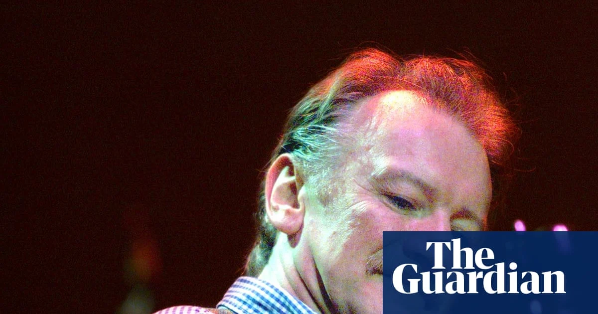 Dónal Lunny, Founding Member of Planxty, Dies at 79