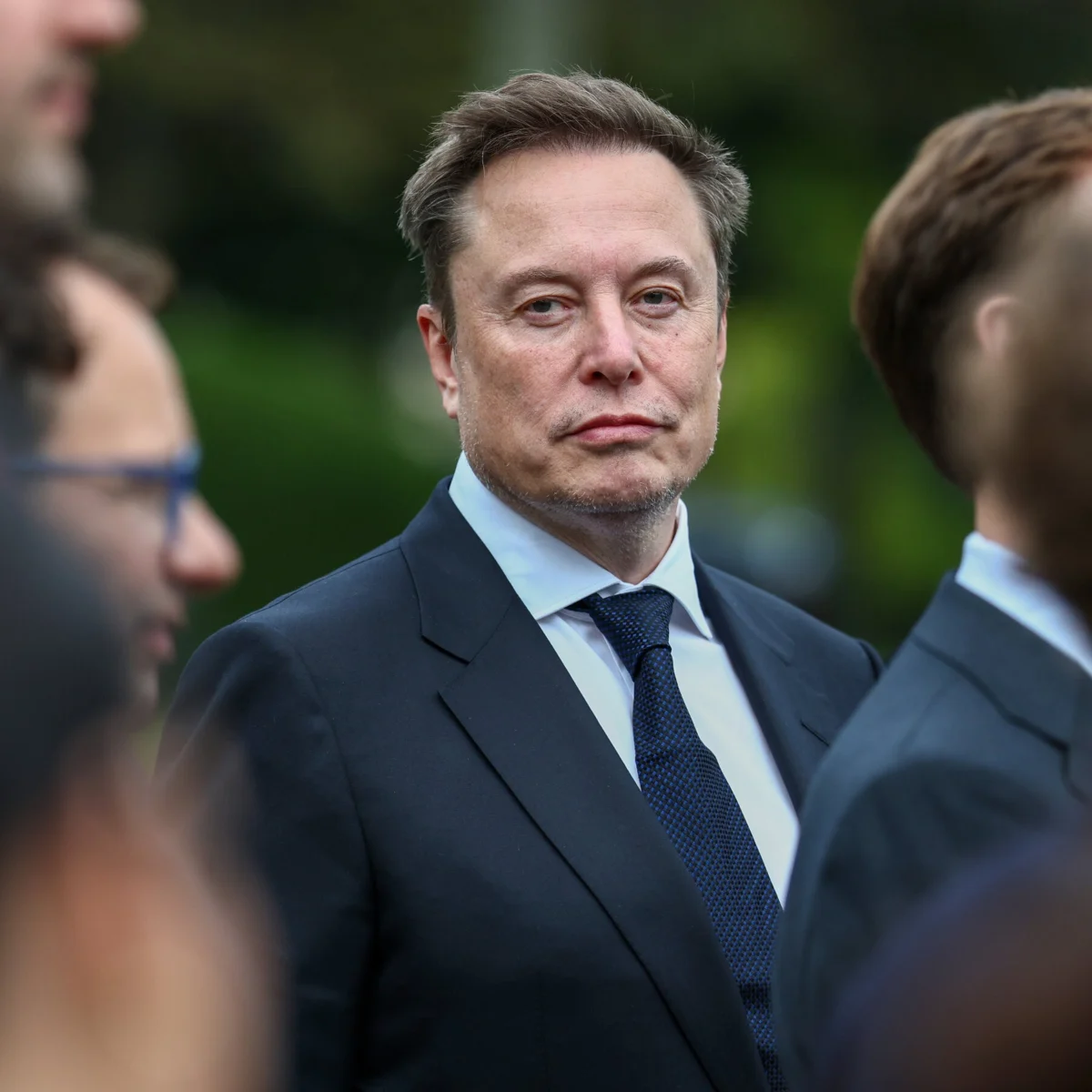 Elon Musk Vows SpaceX Share to Every American Child