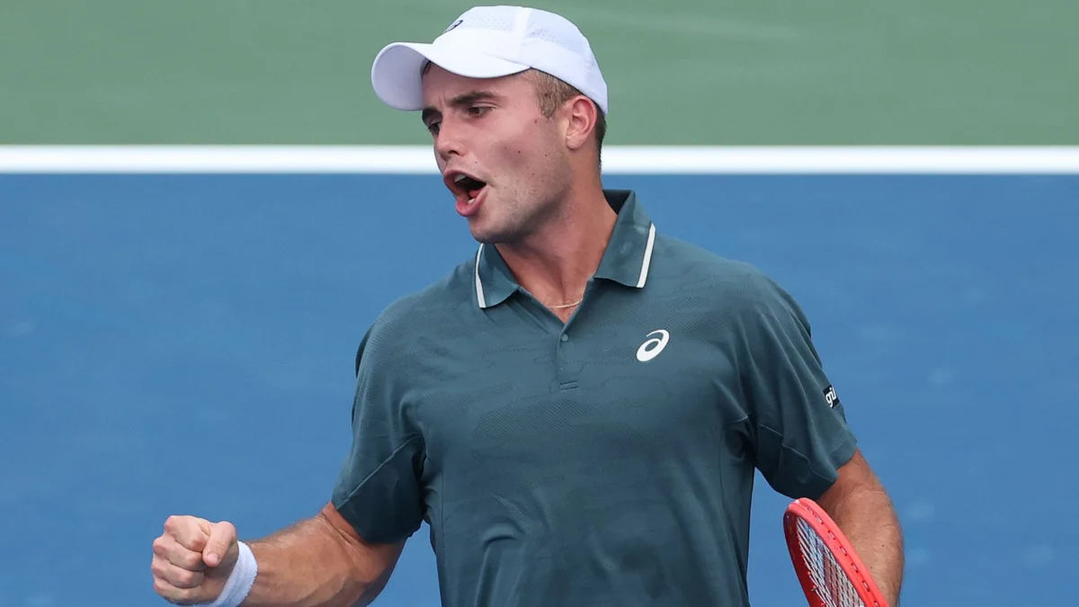 Fearnley Retires Injured, Hands Fery Vienna Open Second Round Spot