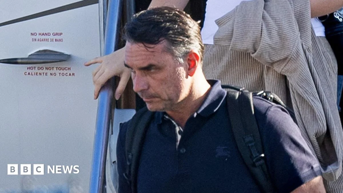Flávio Bolsonaro Calls Himself Leader After Election Loss