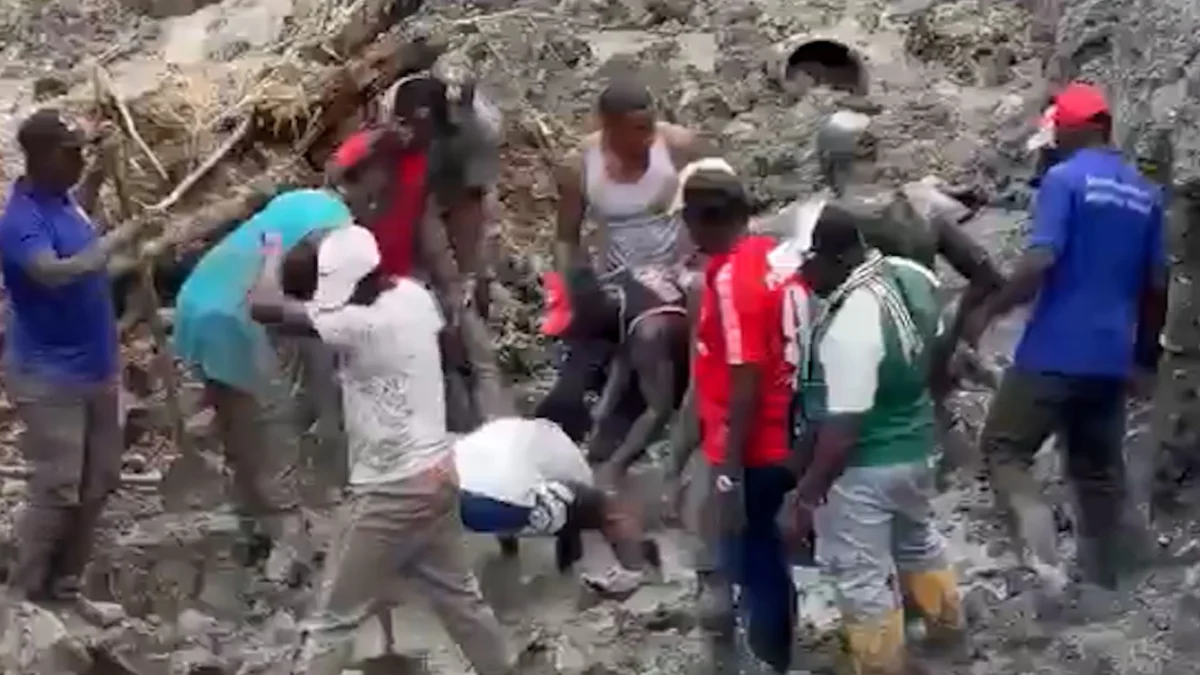 Illegal Colombian gold mine collapse kills 14