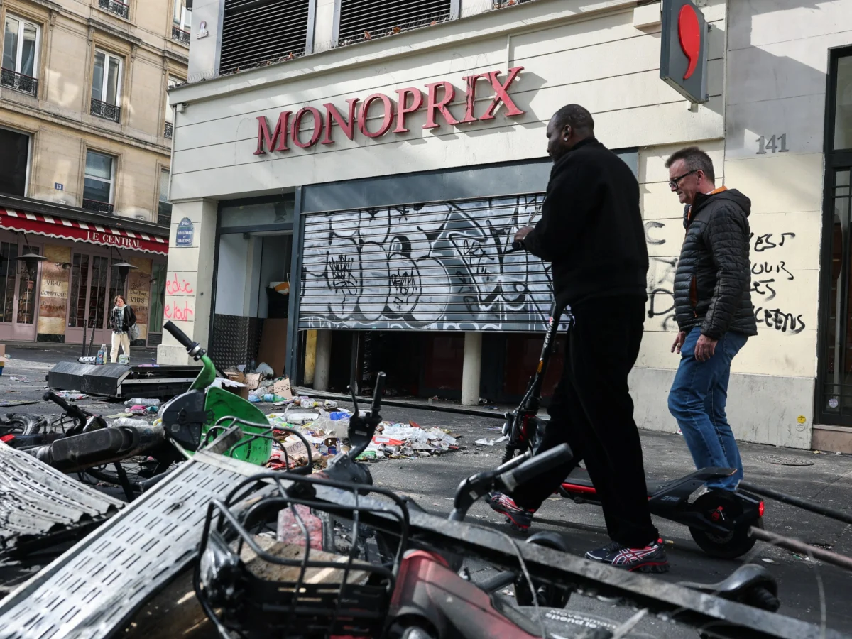 France Protests Continue as Macron Prepares Nation Address