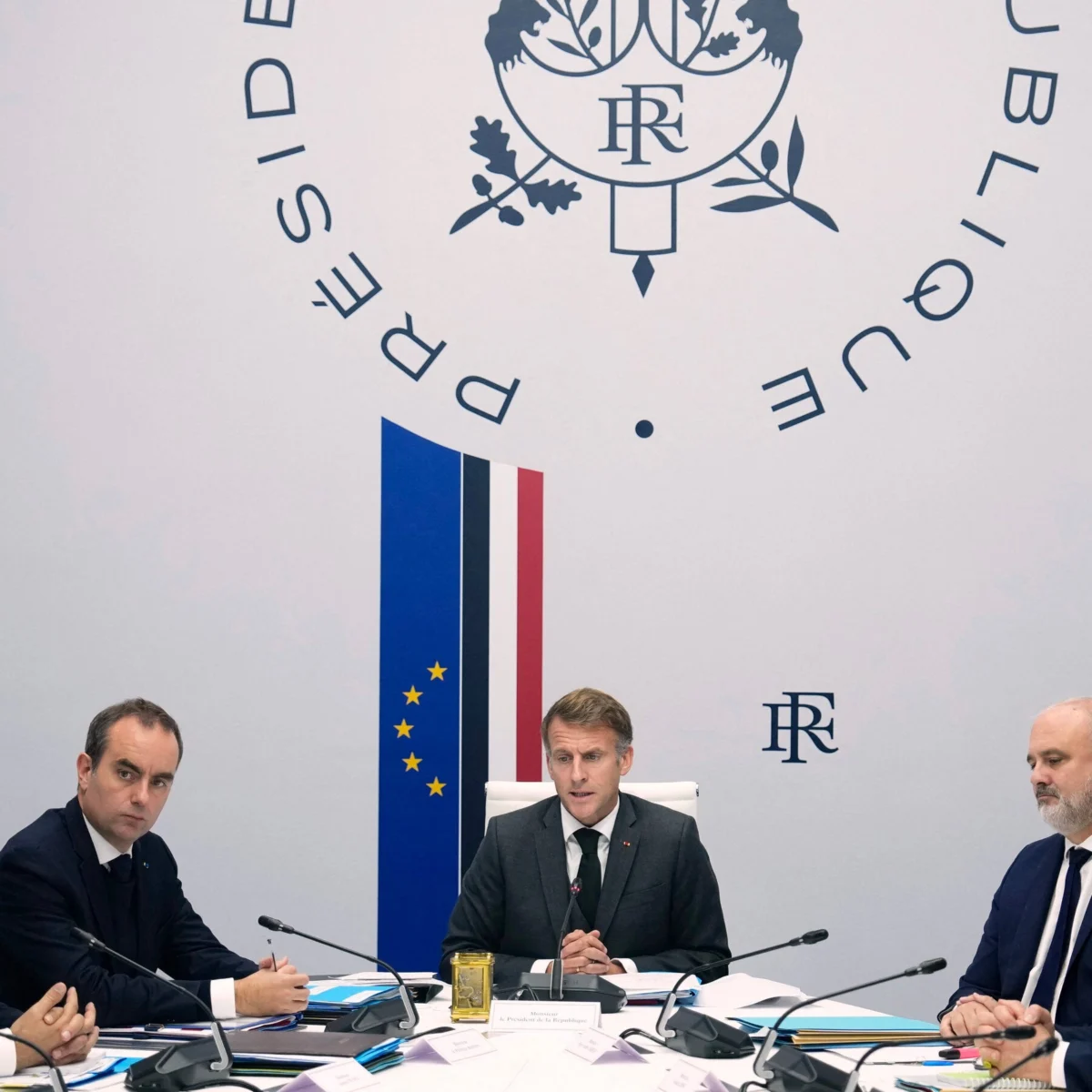 France Avoids Moody’s Downgrade but Receives Debt Warning