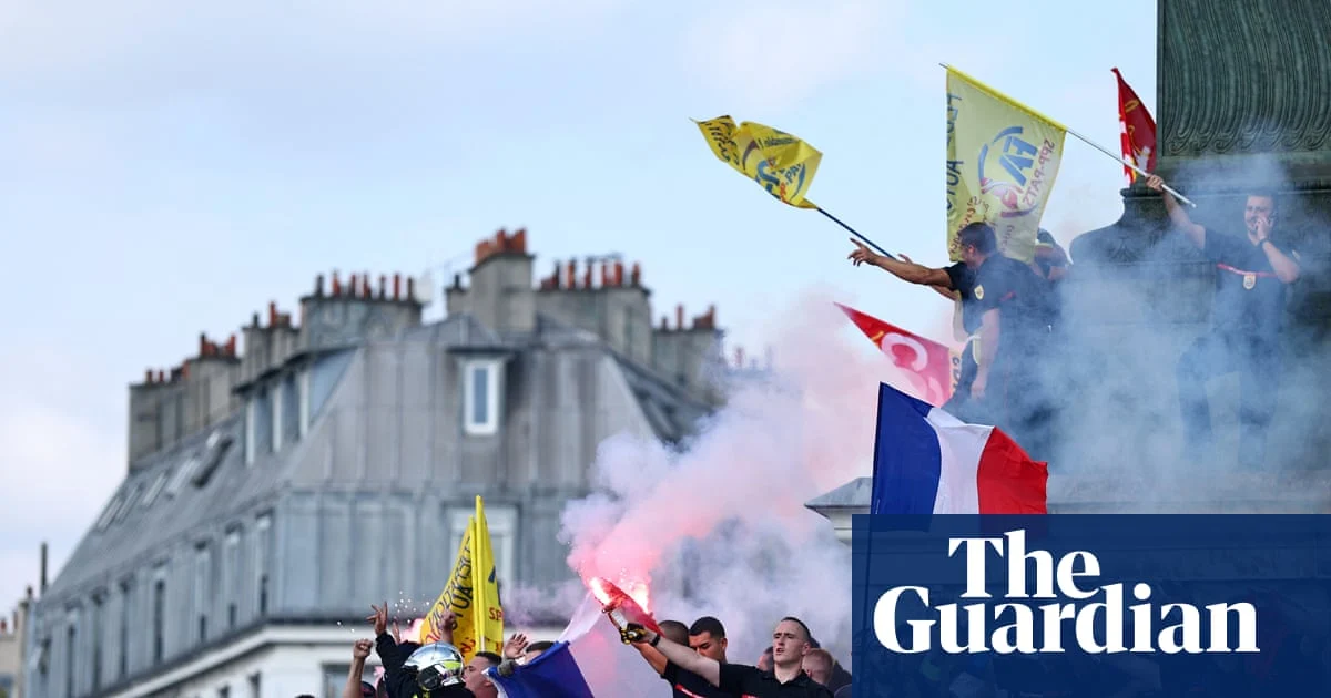 France Caught Between Protests and Fiscal Reticutement
