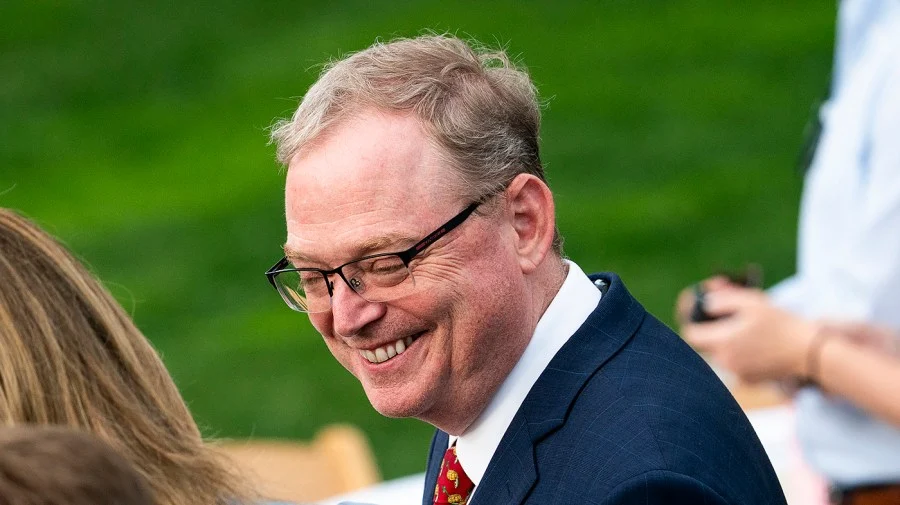 Hassett Dismisses Negative Economic Polling Ahead of Election