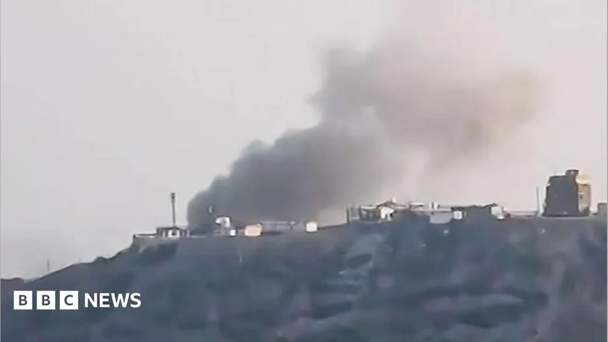 Houthi Missile Attack Hits Yemeni Presidential Palace, Kills Five