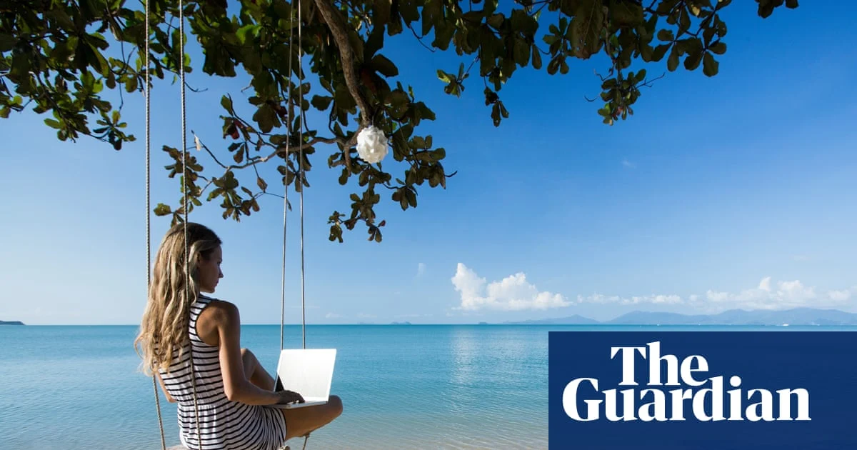 Influencer-Promoted Travel Agent Side Hustle Faces Criticism Over Fees