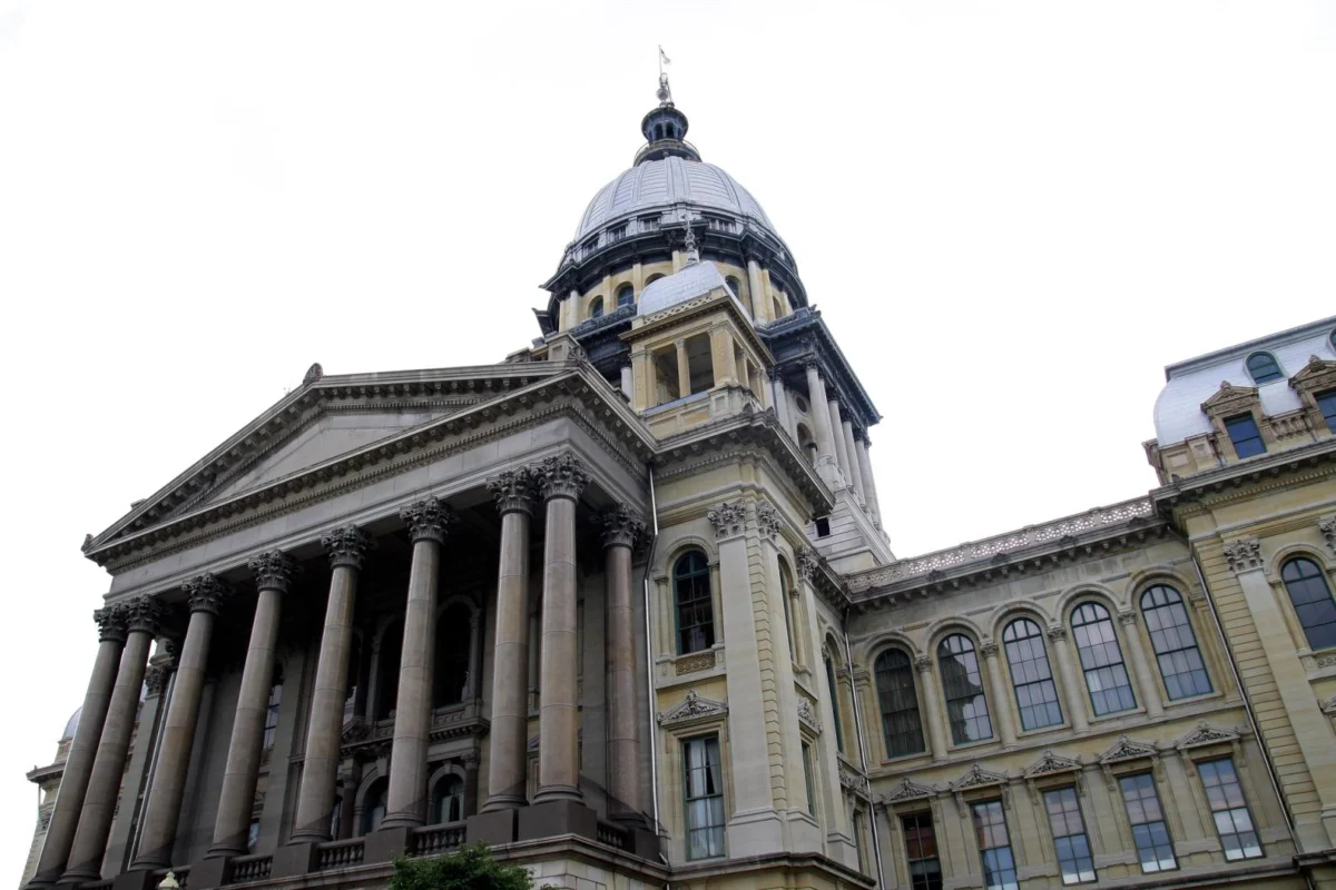 Illinois Delays Crypto Tax by Six Months Amid Court Battle
