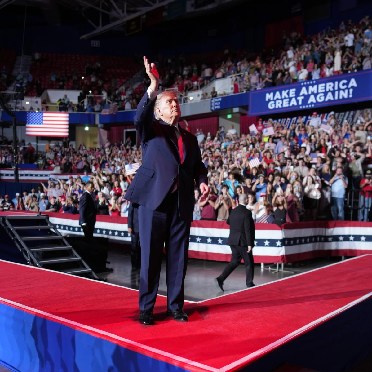 Trump Holds Alabama Rally Amid Nostalgic Messaging