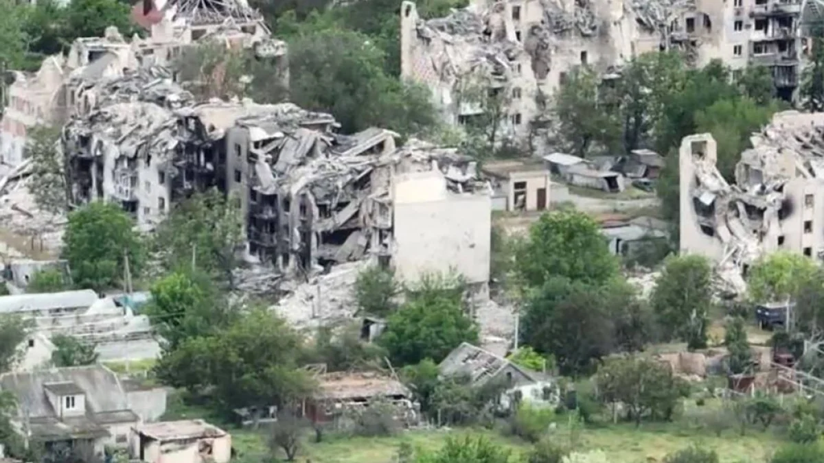 Starving Civilians Endure Drones and Mines in Russian-Occupied Oleshky