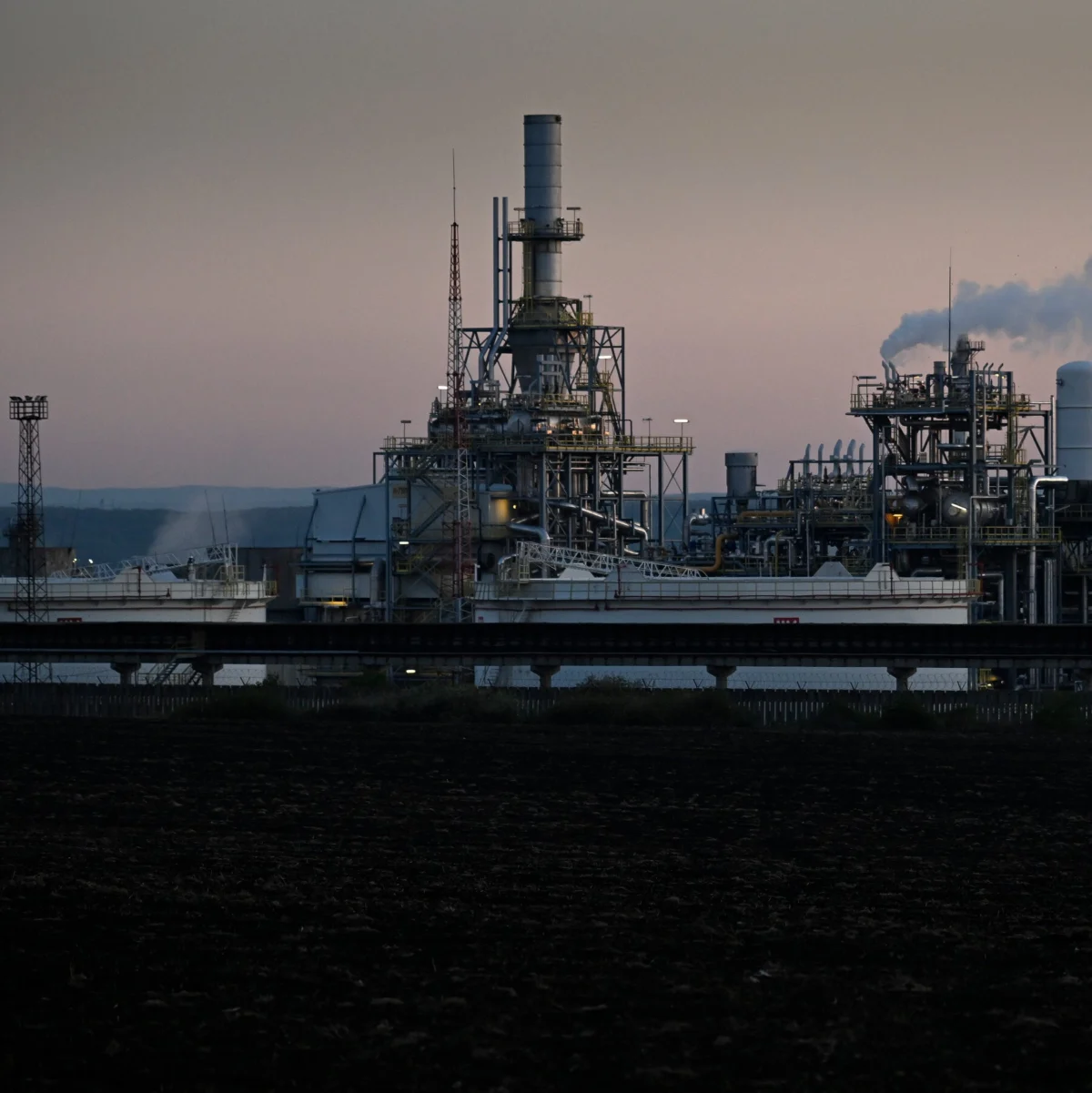 Trump-Linked Russian Oil Deal Favored Middle East Investors
