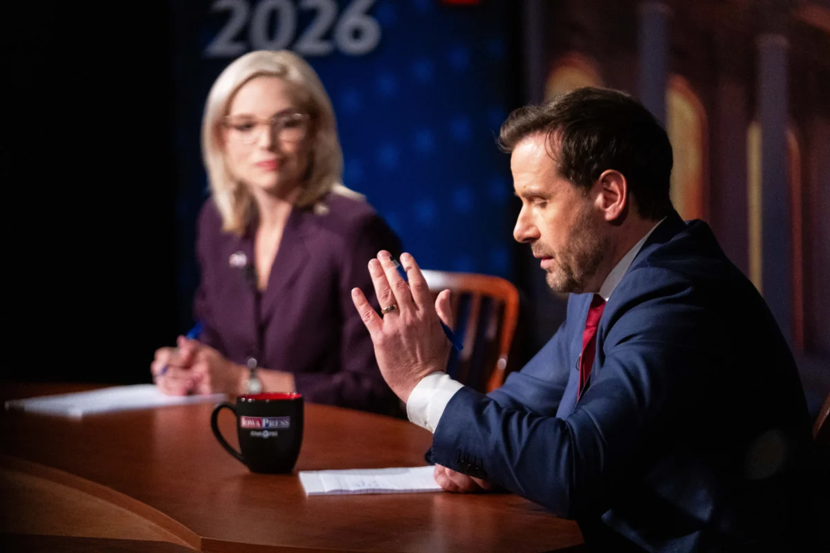 Iowa Senate Rivals Emphasize Independence from Party Lines