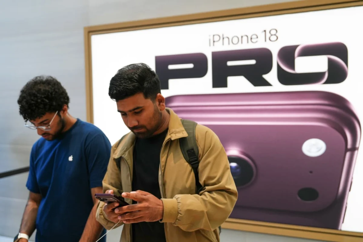 iPhone 18 Component Orders Dropped 15% in October, Report Says