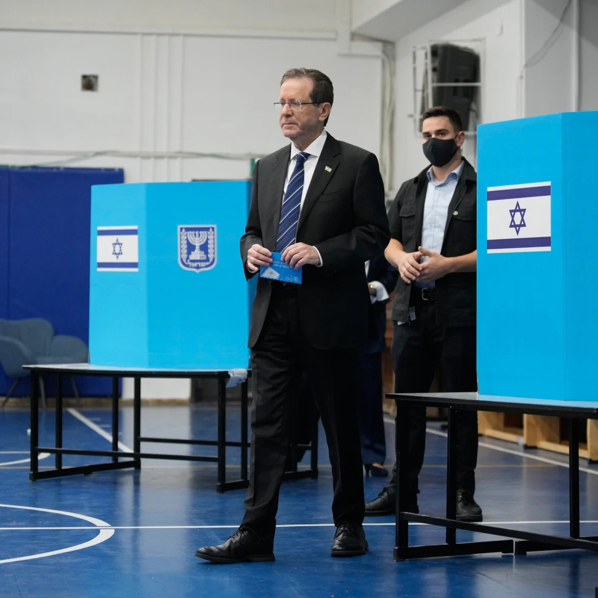 Israel’s President Herzog Faces Difficult Choice on Prime Minister