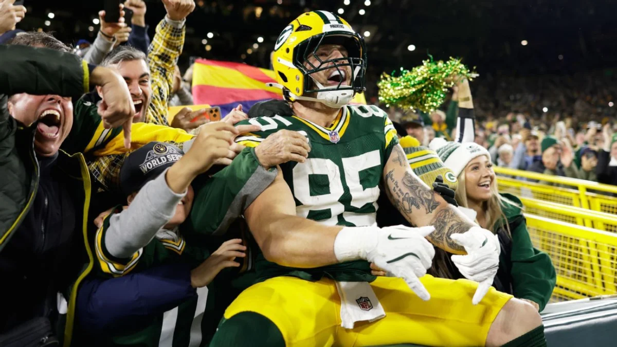 Josh Jacobs Scores Twice as Packers Defeat Panthers
