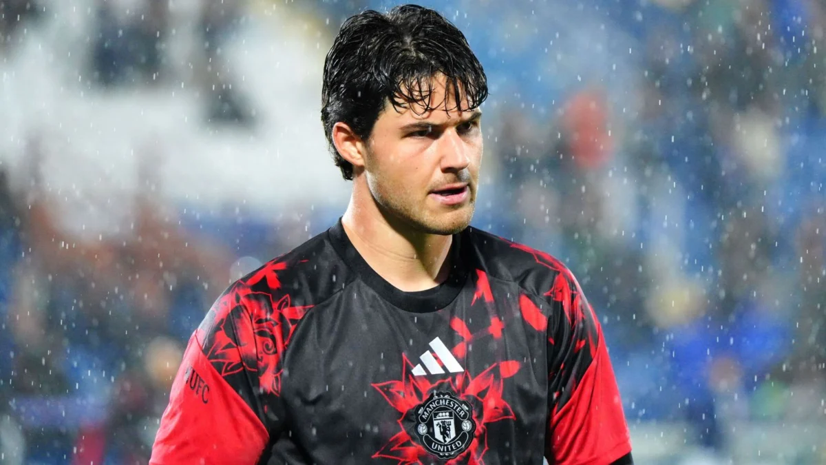 Lammens says United players back Carrick amid pressure