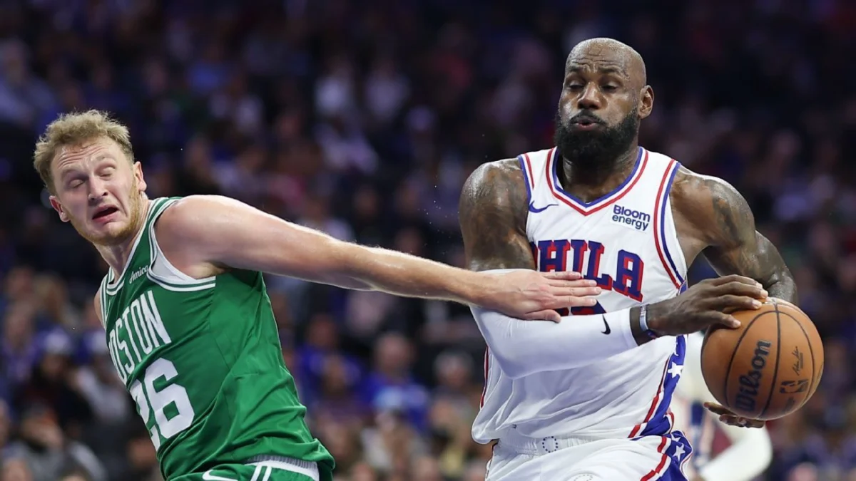 LeBron’s Monster Slam Energizes Sellout Philadelphia Crowd