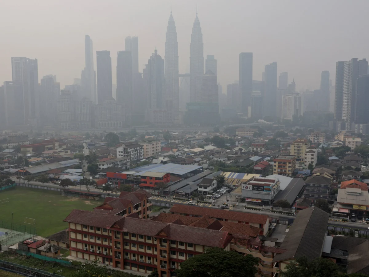 Malaysia Shuts Schools as Indonesian Fire Haze Chokes Southeast Asia