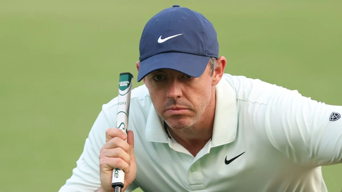 McIlroy Plays Four Holes as Light Suspends Second Round in India